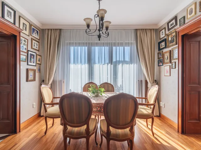 Eladó ház Budapest II. kerület 372 nm