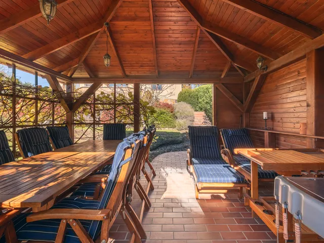 Eladó ház Budapest II. kerület 372 nm