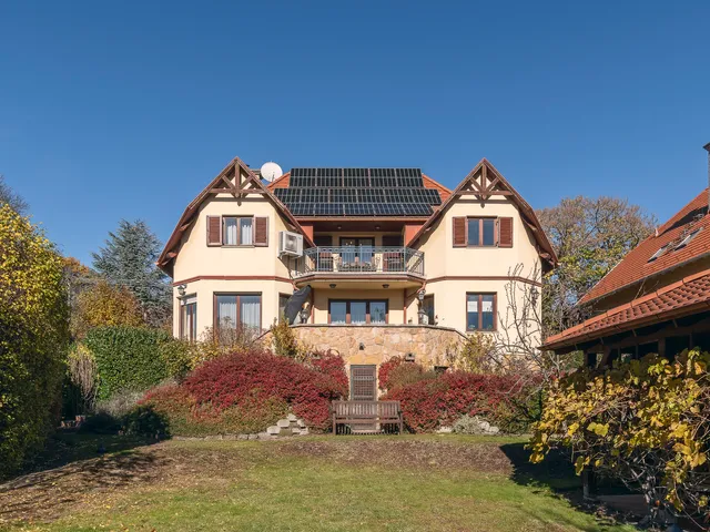 Eladó ház Budapest II. kerület 372 nm