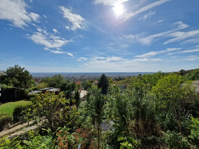 Eladó telek Budapest XII. kerület 1090 nm