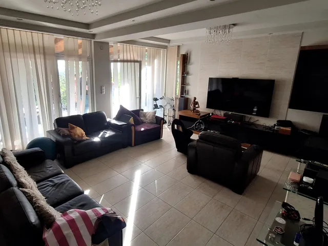 Eladó ház Mogyoród 232 nm