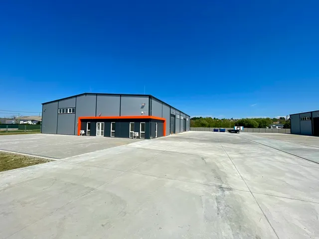 Kiadó kereskedelmi és ipari ingatlan Aszód 1000 nm