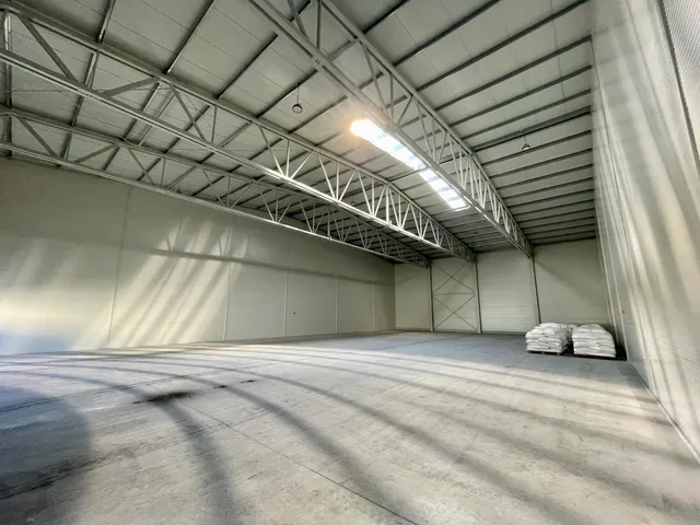 Kiadó kereskedelmi és ipari ingatlan Szada 699 nm