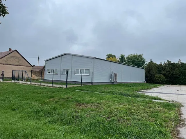 Eladó kereskedelmi és ipari ingatlan Szeged 1010 nm