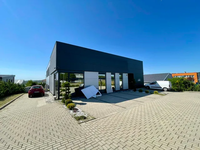 Kiadó kereskedelmi és ipari ingatlan Gödöllő 400 nm