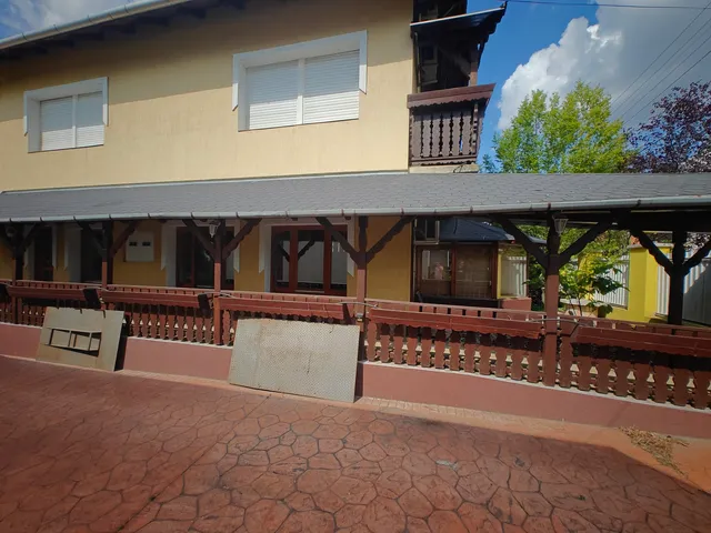 Eladó ház Erdőkertes 300 nm
