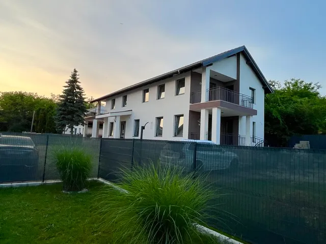 Eladó kereskedelmi és ipari ingatlan Szada 80 nm