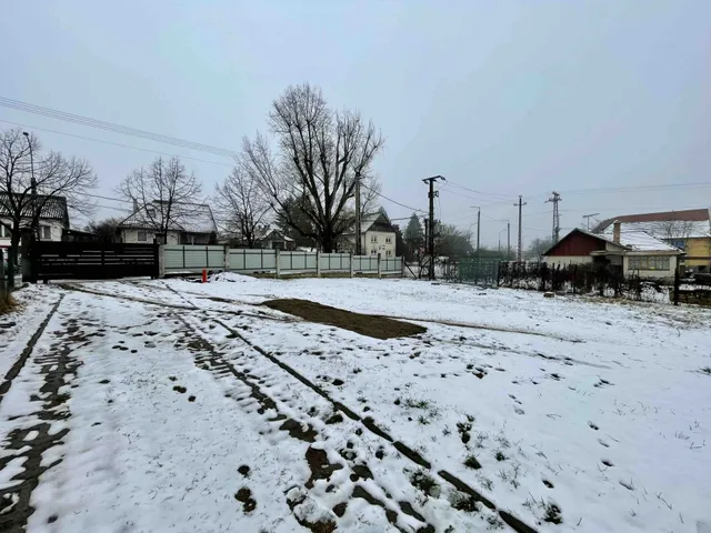 Kiadó kereskedelmi és ipari ingatlan Gödöllő 600 nm