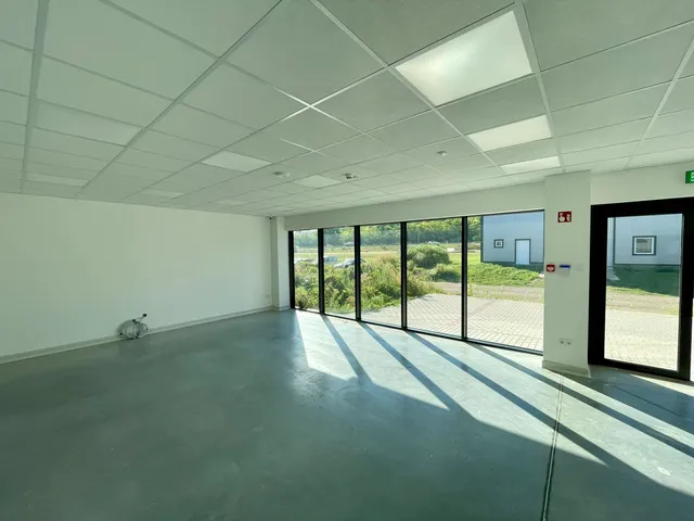 Eladó kereskedelmi és ipari ingatlan Bag 1160 nm