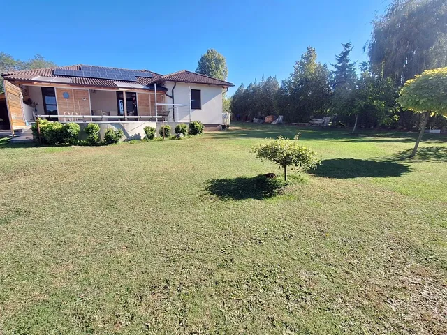 Eladó ház Fót 180 nm