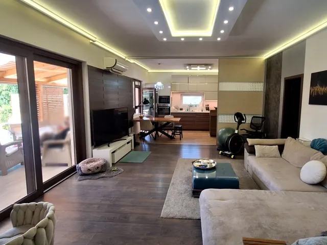 Eladó ház Fót 180 nm