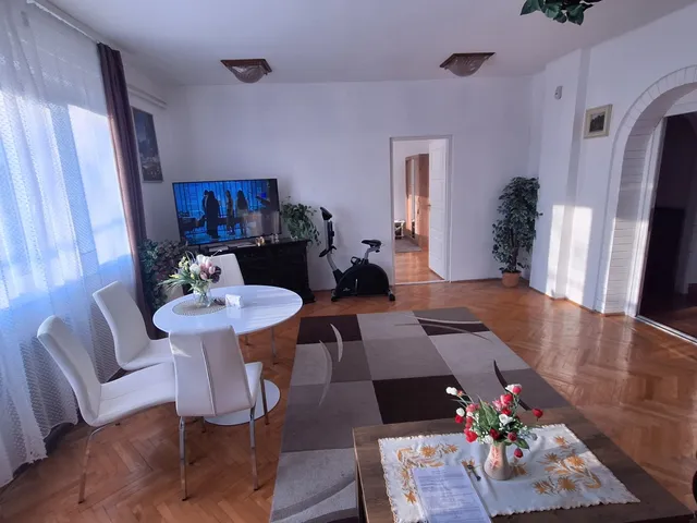 Eladó lakás Gödöllő 180 nm