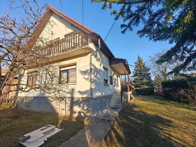 Eladó ház Pécel 132 nm