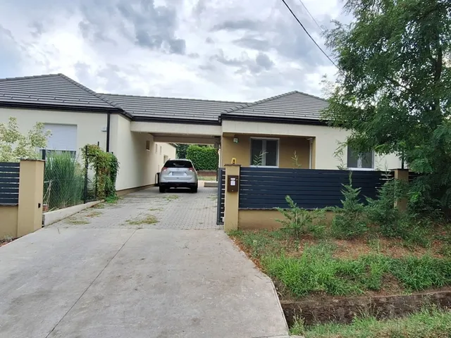 Kiadó ház Gödöllő 102 nm