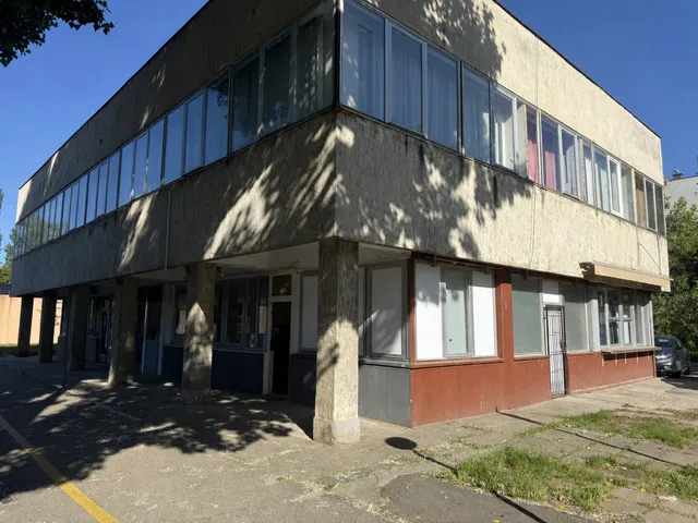 Eladó kereskedelmi és ipari ingatlan Gödöllő 600 nm