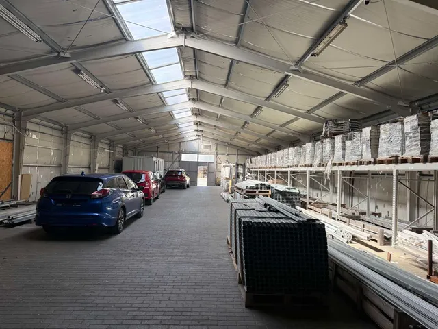 Kiadó kereskedelmi és ipari ingatlan Gödöllő 440 nm