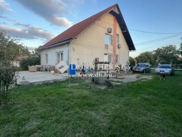 Eladó ház Besnyő 194 nm