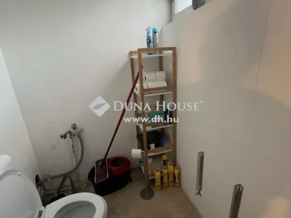 Eladó ház Besnyő 194 nm