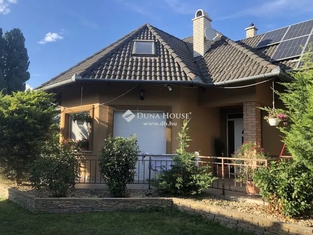Eladó ház Érd, Tisztviselőtelep 159 nm
