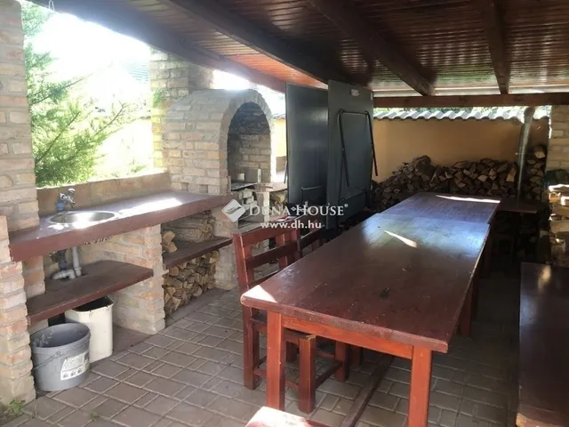 Eladó ház Érd, Tisztviselőtelep 159 nm