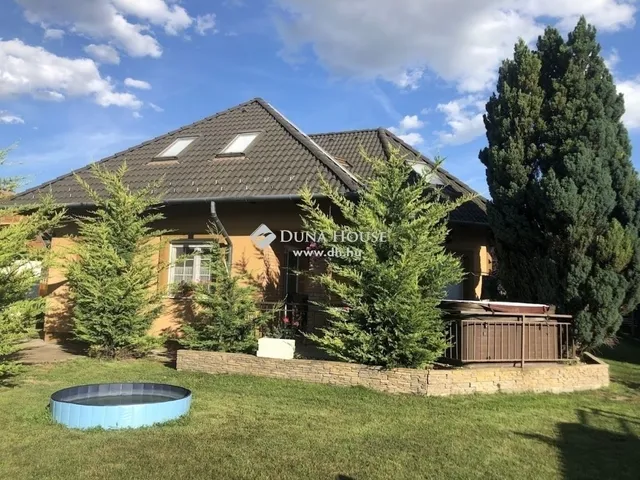 Eladó ház Érd, Tisztviselőtelep 159 nm