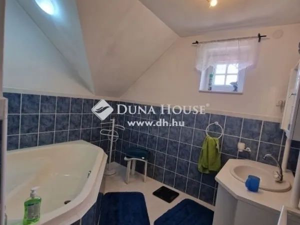 Eladó ház Martonvásár 230 nm