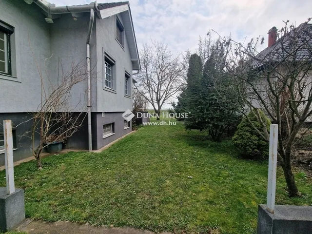 Eladó ház Martonvásár 230 nm