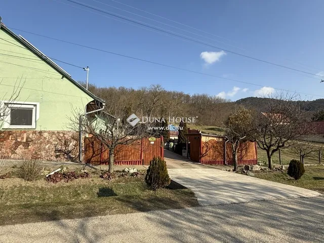 Eladó ház Gyermely 189 nm