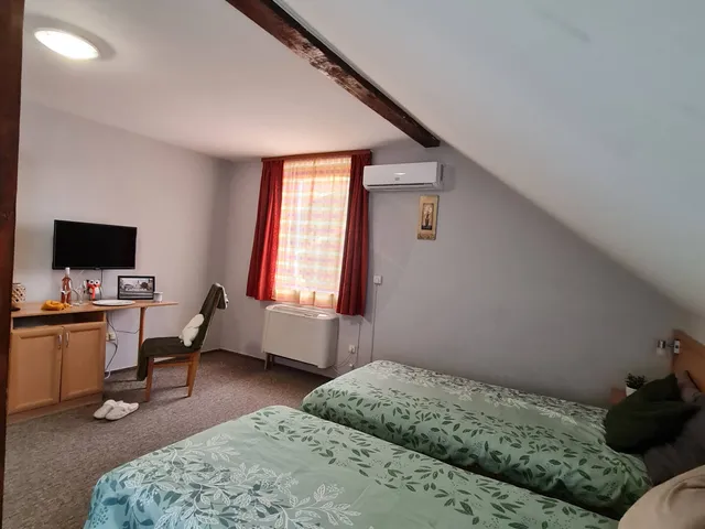 Eladó kereskedelmi és ipari ingatlan Kaposvár 540 nm
