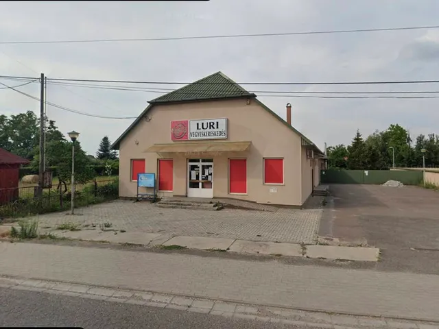 Eladó kereskedelmi és ipari ingatlan Törtel 724 nm