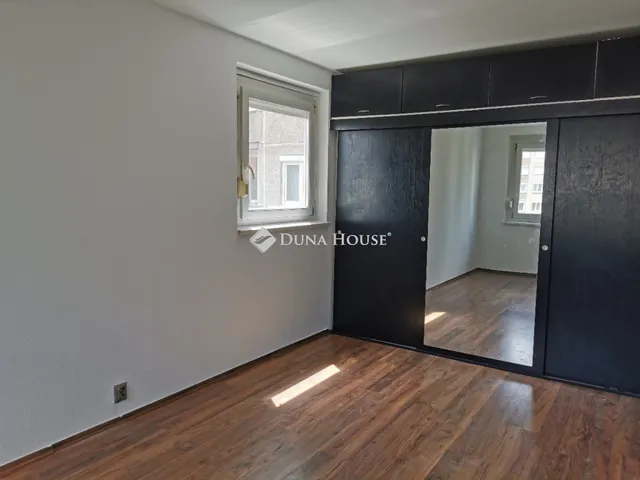 Eladó lakás Budapest III. kerület 66 nm