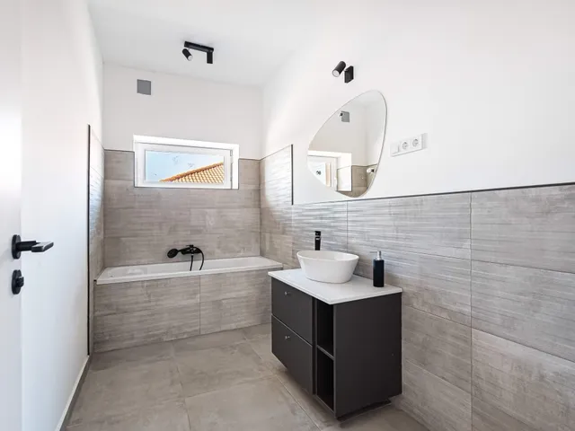 Eladó ház Pécel, Kelő lakópark 200 nm