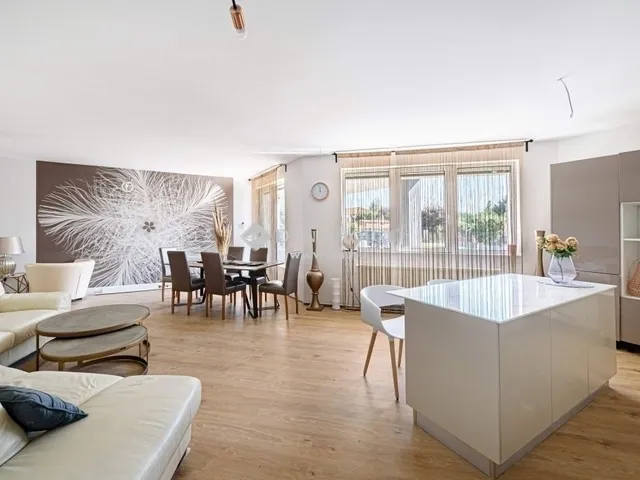 Eladó ház Pécel, Kelő lakópark 200 nm