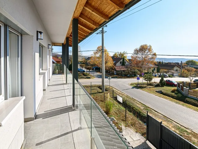 Eladó ház Pécel, Kelő lakópark 200 nm