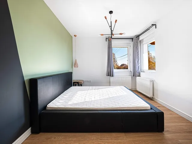 Eladó ház Pécel, Kelő lakópark 200 nm