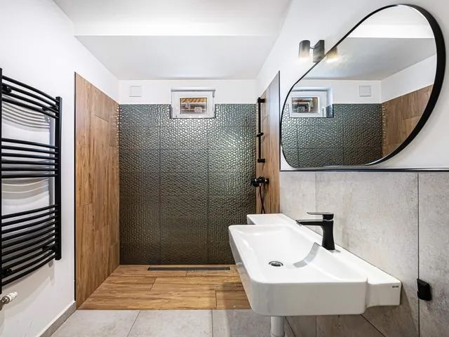 Eladó ház Pécel, Kelő lakópark 200 nm