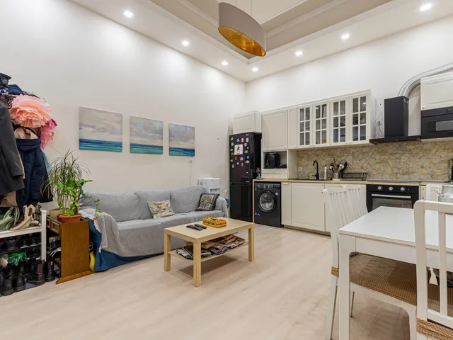 Eladó lakás Budapest VIII. kerület 77 nm