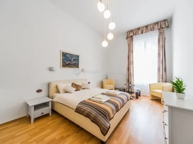 Eladó lakás Budapest VI. kerület 94 nm