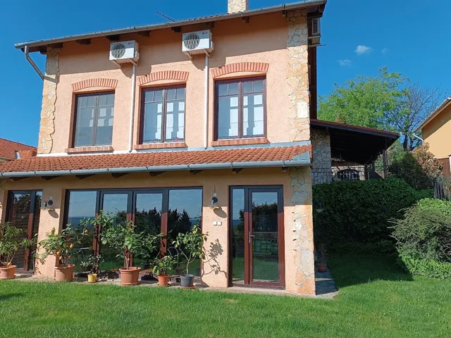 Eladó ház Szada 313 nm