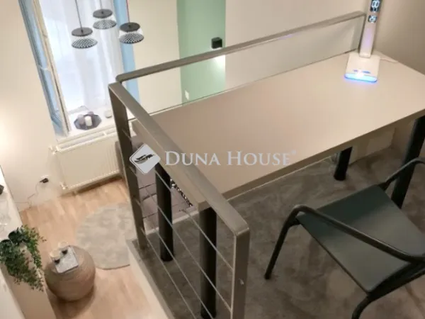 Eladó lakás Budapest VI. kerület, Nagykörúton kívüli terület 71 nm