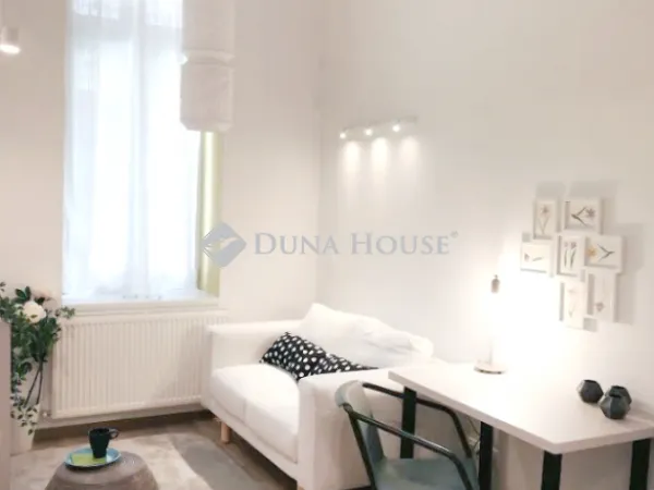 Eladó lakás Budapest VI. kerület, Nagykörúton kívüli terület 71 nm