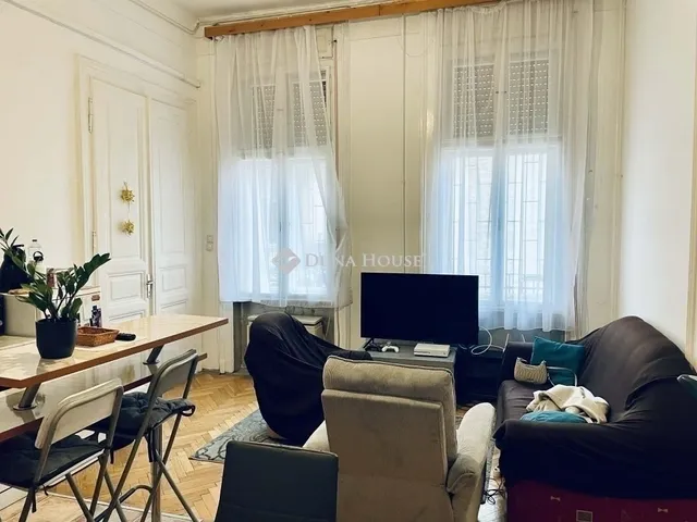 Eladó lakás Budapest VI. kerület, Nagykörúton belüli terület 75 nm