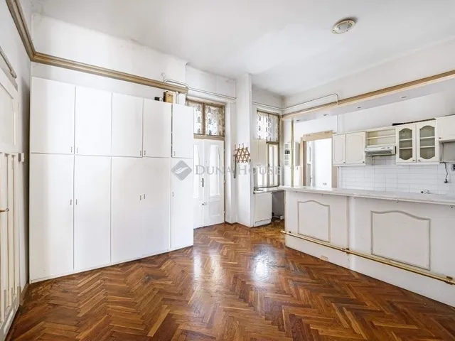 Eladó lakás Budapest I. kerület 140 nm