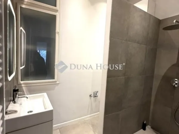 Eladó lakás Budapest VI. kerület 90 nm