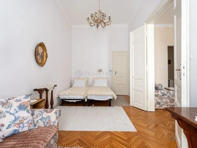 Eladó lakás Budapest V. kerület 73 nm