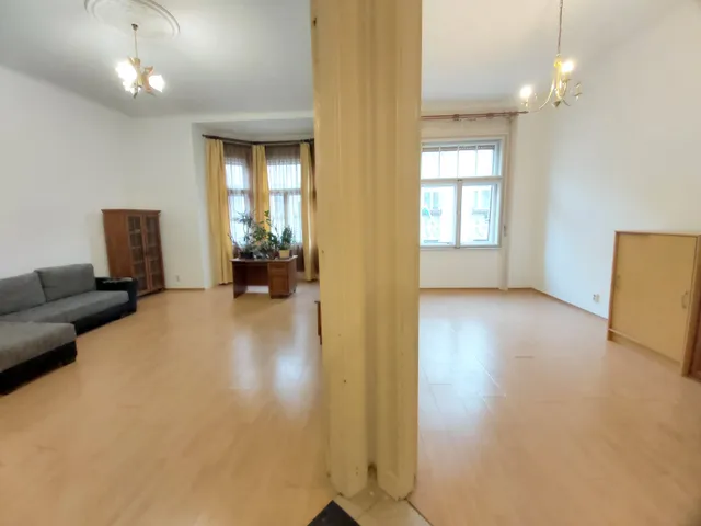 Eladó lakás Budapest VI. kerület, Nagykörúton kívüli terület 71 nm