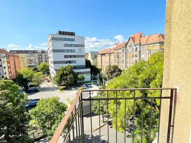 Eladó lakás Budapest VIII. kerület, II. János Pál pápa tér, Kis Fuvaros utca 83 nm