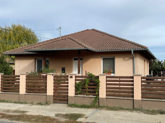Eladó ház Ibrány, Nagyerdő 88 nm