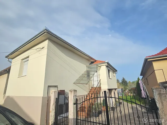 Eladó ház Balf 100 nm