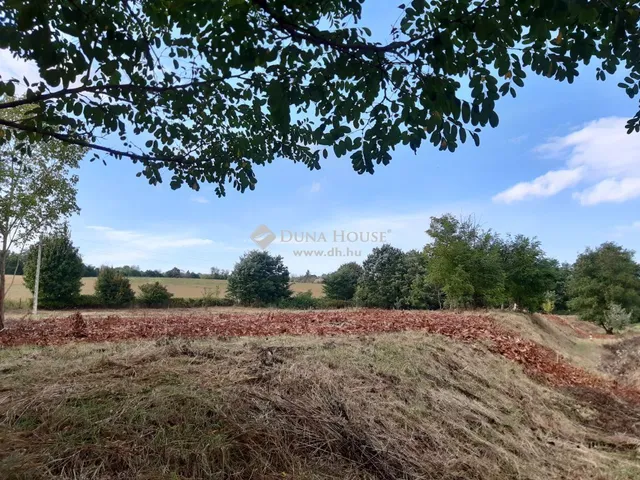 Eladó kereskedelmi és ipari ingatlan Zalaegerszeg 8779 nm